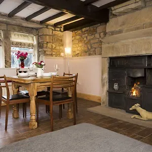 Exquisite Bronte Country - Free Parking Holiday home Haworth